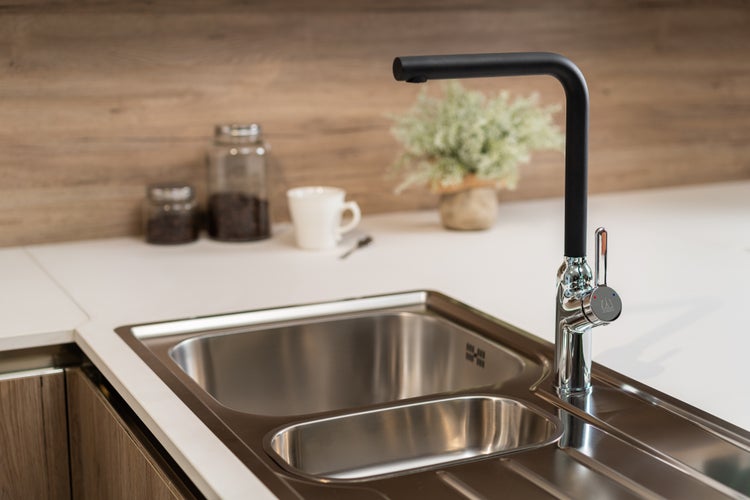 Wasserhahn Küchenarmatur, BOD, mit 360° schwenkbarem L-Auslauf, Verchromt / Schwarz Granit