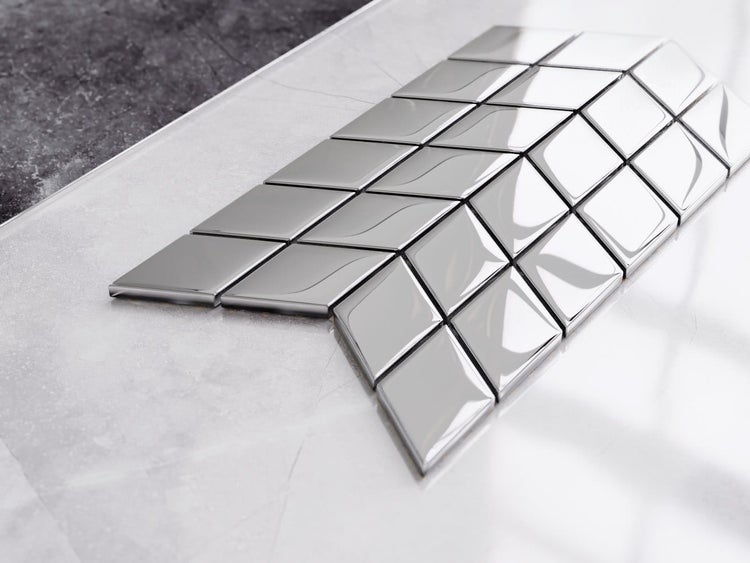 Glasmosaik auf Netz für Bad und Küche 17.2cm x 29.8cm - Mini Silver Chevron