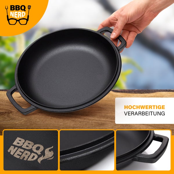 BBQ Nerd Gusseisenpfanne zum Grillen, Rösten, Anbraten | Grillpfanne Ø 25 cm 2300g mit Ausgießer und Henkel | Antihaft-Pfanne Feuerpfanne - hitzebeständig & wärmespeichernd