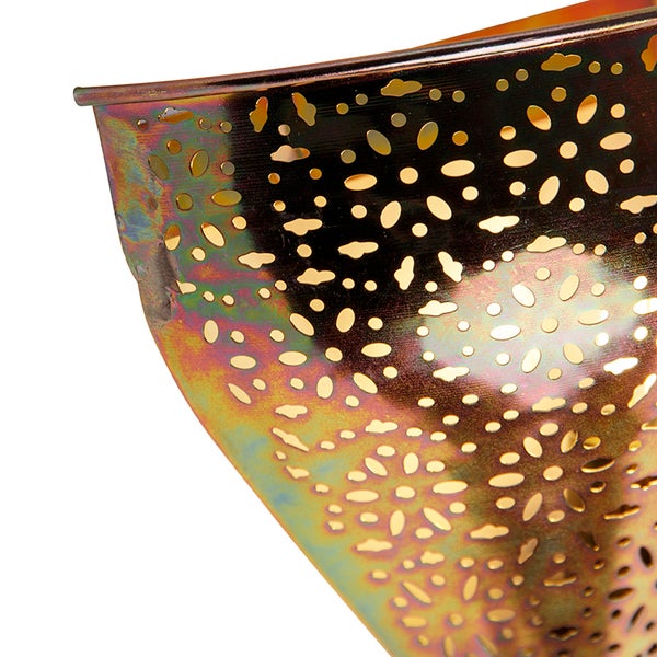 Metall-Pflanzgefäß mit Aussparungen