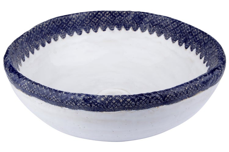 Waschbecken aus Keramik mit Randmuster