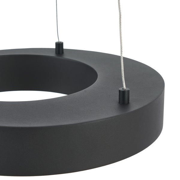 Kreisförmige Hängelampe mit Aufhängung