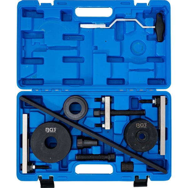 Werkzeugsatz mit Messgerät und Zubehör in schwarzem Koffer