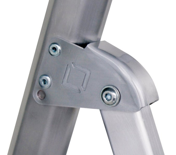 Detailansicht eines Aluminium Leitern Gelenks mit Verschraubungen an einer Leiter.