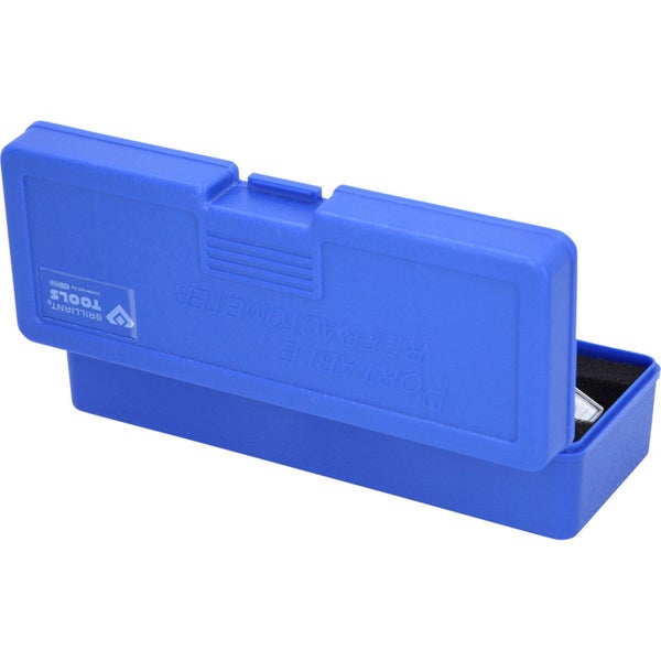 Tragbares Refraktometer in einer Box