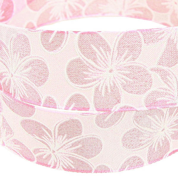 Dekoratives Geschenkband mit Blumenmuster