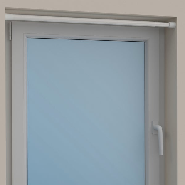 Fenster mit ausziehbarer Gardinenstange