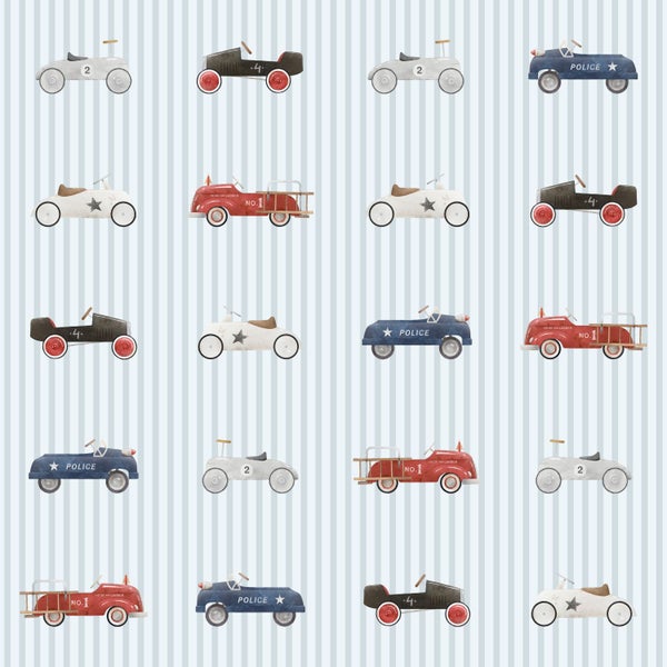 Kinder-Vliestapete mit Vintage-Spielzeugautos wie Rennwagen, Polizeiautos und Feuerwehrautos auf einem gestreiften Hintergrund.