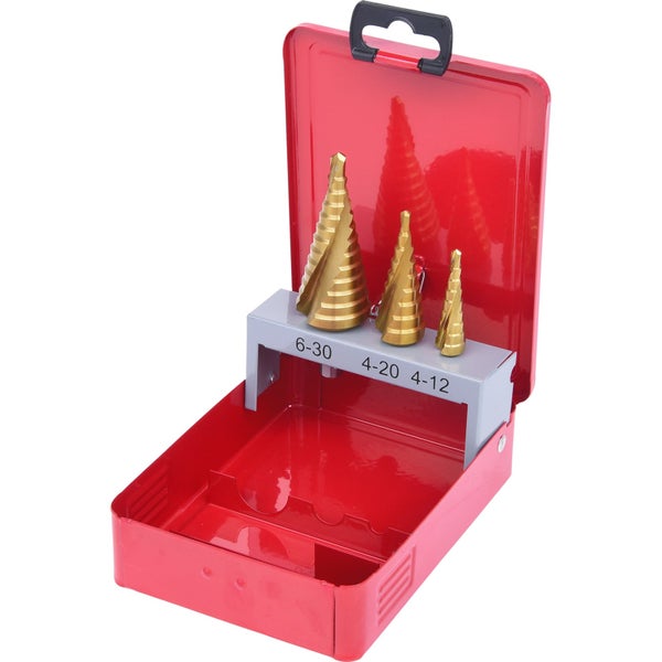 Stufenbohrer Set in rotem Metallkoffer mit Größenangaben