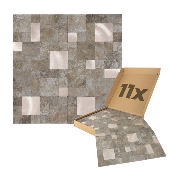 Mosaikfliese in Steinoptik mit Metalleinsätzen, Packung mit elf Stück.