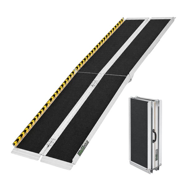 Klappbare Auffahrrampe von Trutzholm aus Aluminium mit rutschfester Oberfläche, Warnmarkierungen und Tragegriff im zusammengeklappten Zustand.