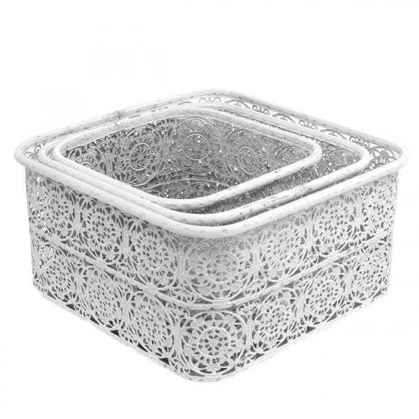 Set aus drei quadratischen Körben mit Lochmuster