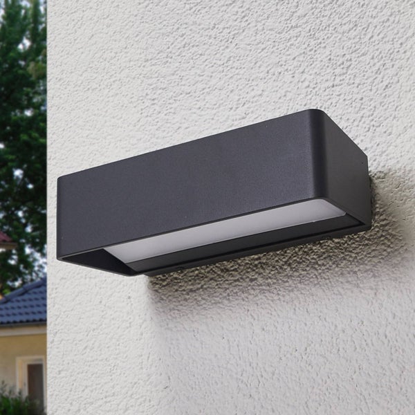 Rechteckige LED-Außenwandleuchte aus Metall in Anthrazit mit weißem Diffusor.