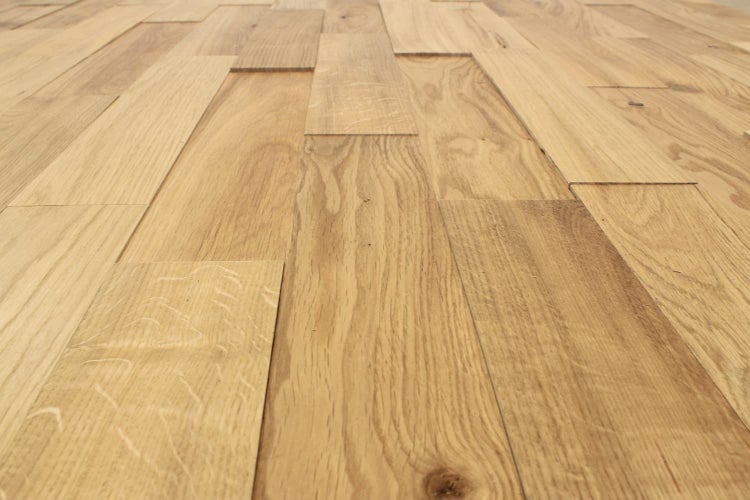 Verlegter Holzfußboden aus Eiche