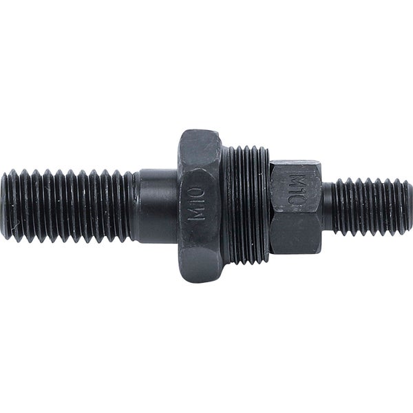 Eine Zange löst eine Schlauchschelle an einem flexiblen Rohr.