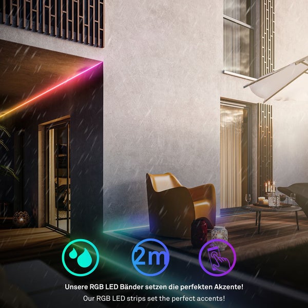 Außenbereich mit RGB LED Bändern an Wand und Boden, wasserfest, 2 Meter lang, mit App-Steuerung für Akzentbeleuchtung bei Regen auf der Terrasse.