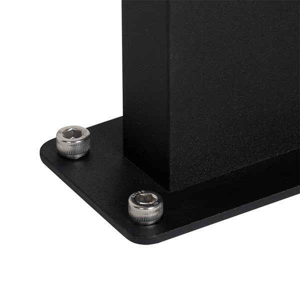 Pfostenfuß aus Metall in Schwarz mit Innensechskantschrauben.