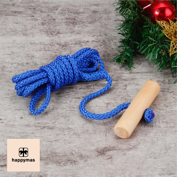 Blaues Springseil mit Holzgriffen