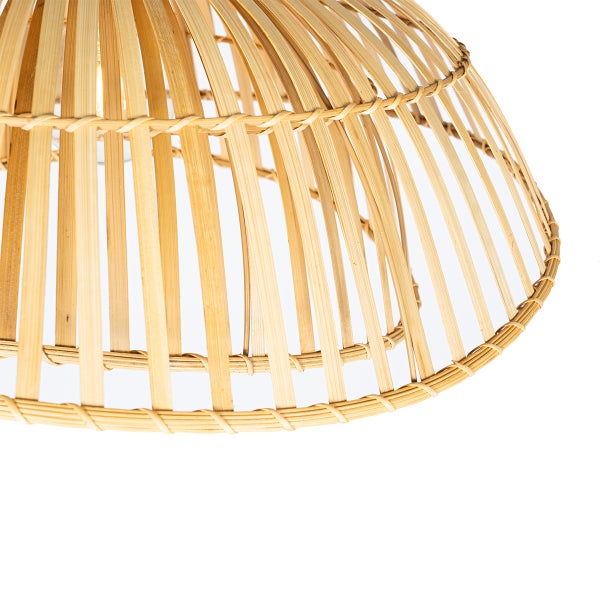 Detailansicht einer Hängelampe aus Bambus