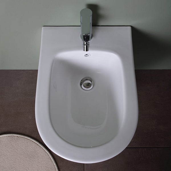 Keramik-Bidet und spülrandloses WC in glänzend weißer Farbe | Blues