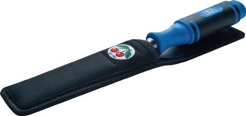 Kirschen Stechbeitel mit 2-Komponenten-Heft in einer schwarzen Gürteltasche aus Textil.