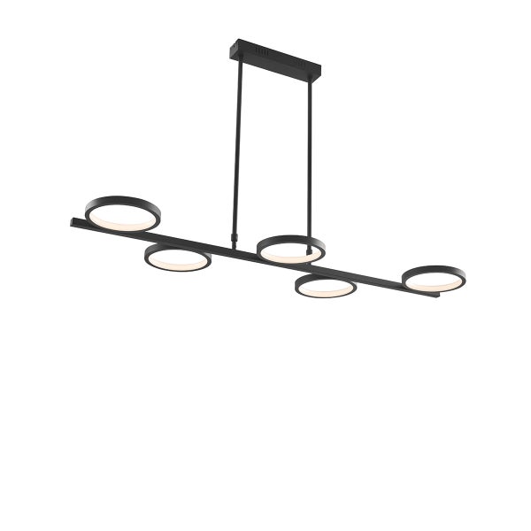 Moderne LED Pendelleuchte mit fünf ringförmigen Lichtquellen an einer horizontalen Leiste zur Deckenmontage