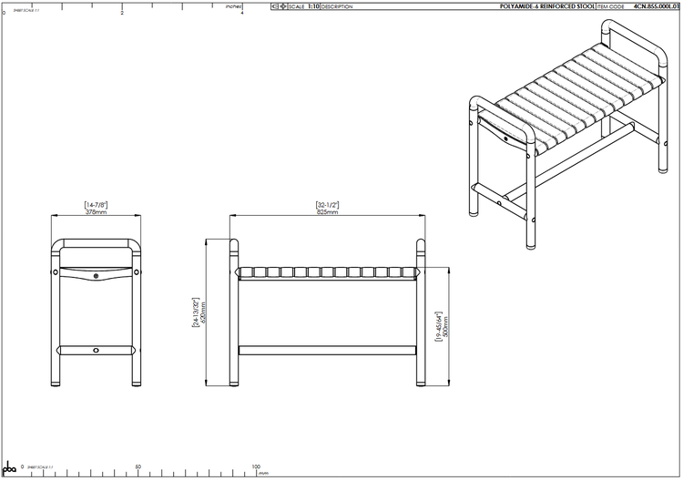 Technische Zeichnung eines Hockers aus verstärktem Polyamid-6. Maße: Breite 825 Millimeter, Höhe 620 Millimeter, Tiefe 378 Millimeter.
