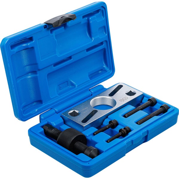 Werkzeugsatz in einer geöffneten blauen Kunststoffbox