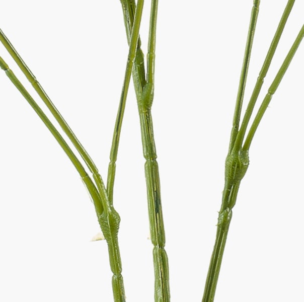 Künstlicher Schleierkraut-Zweig in Dunkelrosa mit vielen kleinen Blüten und Knospen.