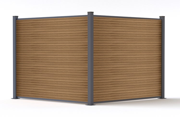 WPC Sichtschutzelement als Ecklösung mit Metallpfosten für den Gartenbereich