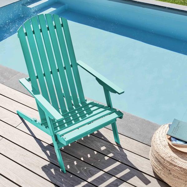 Türkisfarbener Adirondack Gartensessel aus Kunststoff mit hoher Rückenlehne und breiten Armlehnen.