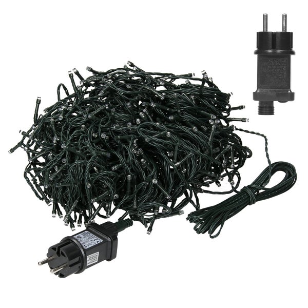 Lichterkette mit grünem Kabel und Netzteil