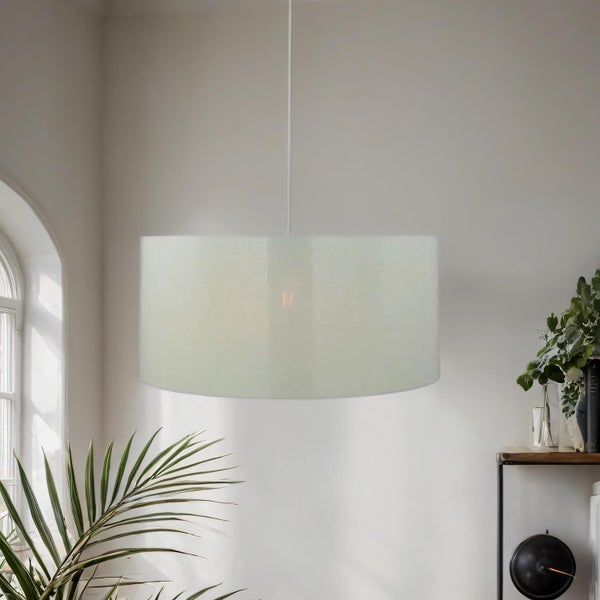 Zimmeransicht mit Textil-Hängeleuchte