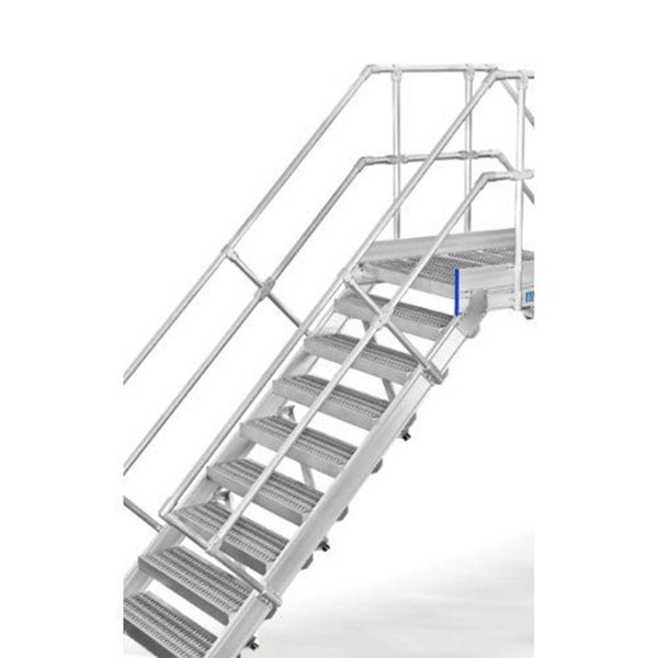 Treppe aus Metall mit Geländer