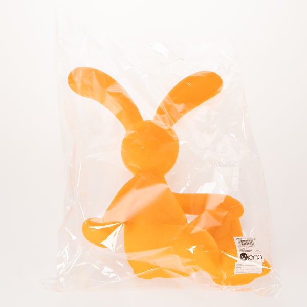 Dekorativer Hase aus Filz in Verpackung