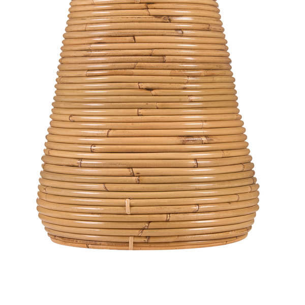 Detailansicht eines konischen Lampenschirms aus horizontal gewickeltem Rattan.