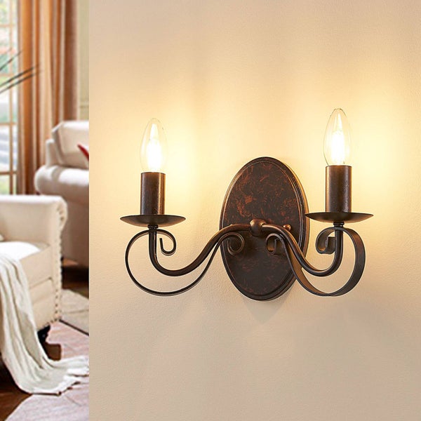 Wandleuchte mit zwei Leuchtmitteln im Landhausstil