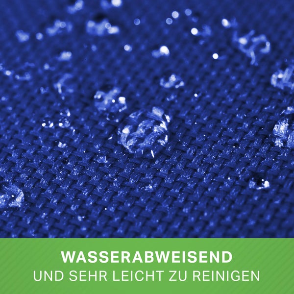 Nahaufnahme einer wasserabweisenden Textiloberfläche mit Wassertropfen, pflegeleicht und strapazierfähig