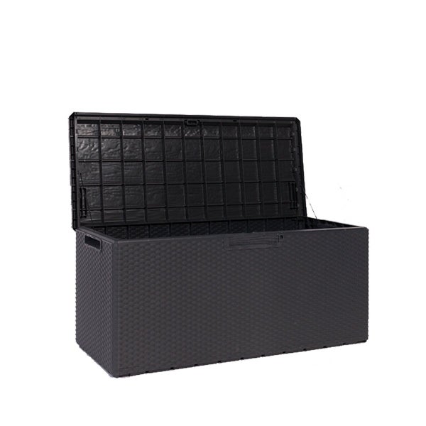 Geöffnete Gartenbox zur Aufbewahrung