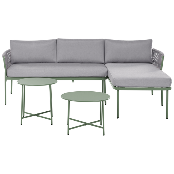 Garten-Lounge-Set bestehend aus einem Ecksofa mit Seilgeflecht, grauen Polstern und zwei runden grünen Beistelltischen aus Metall.
