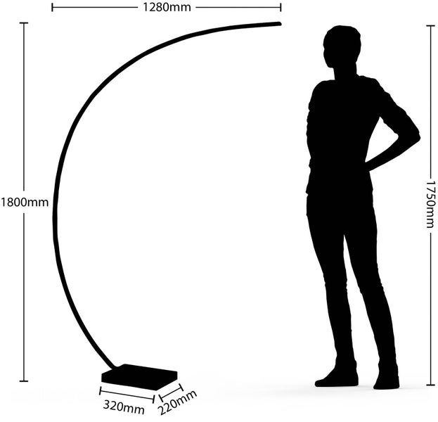 Gebogene Stehleuchte mit Maßen: Höhe 1800 Millimeter, Breite 1280 Millimeter. Basis 320 mal 220 Millimeter. Größenvergleich mit Person 1750 Millimeter.