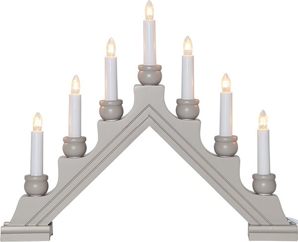 Dekorative Lichterbrücke mit sieben Kerzen für die Fensterdekoration