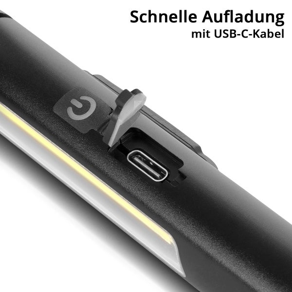 Detailansicht einer Stablampe mit USB-C-Ladeanschluss