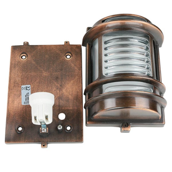 Wandleuchte aus Metall mit Lampenfassung