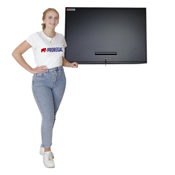 Schwarzer Schlüsseltresor mit Einwurfschlitz und Dame