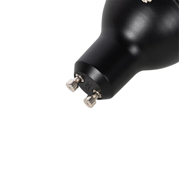 Detailansicht eines GU10 Sockels für Leuchtmittel mit zwei Metallstiften und Gehäuse in Schwarz.