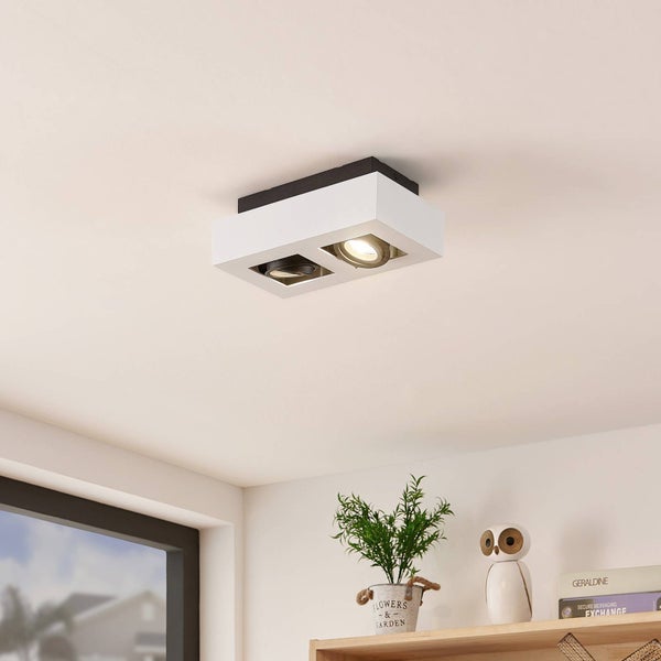 Deckenleuchte mit zwei Leuchtmitteln im Wohnraum