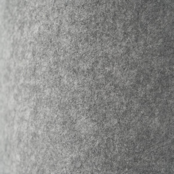 Nahaufnahme von grauem Filzmaterial