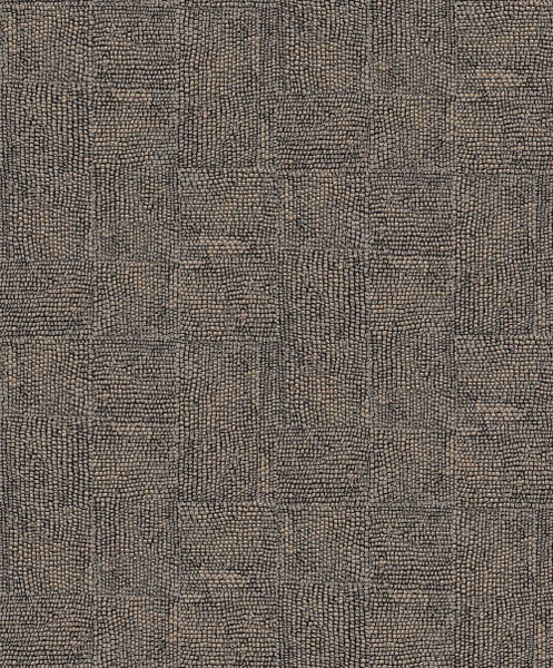 Dekoration mit Holzfiguren und künstlicher Orchidee im Topf