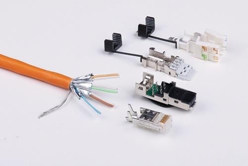 Netzwerkkabel mit Netzwerksteckern